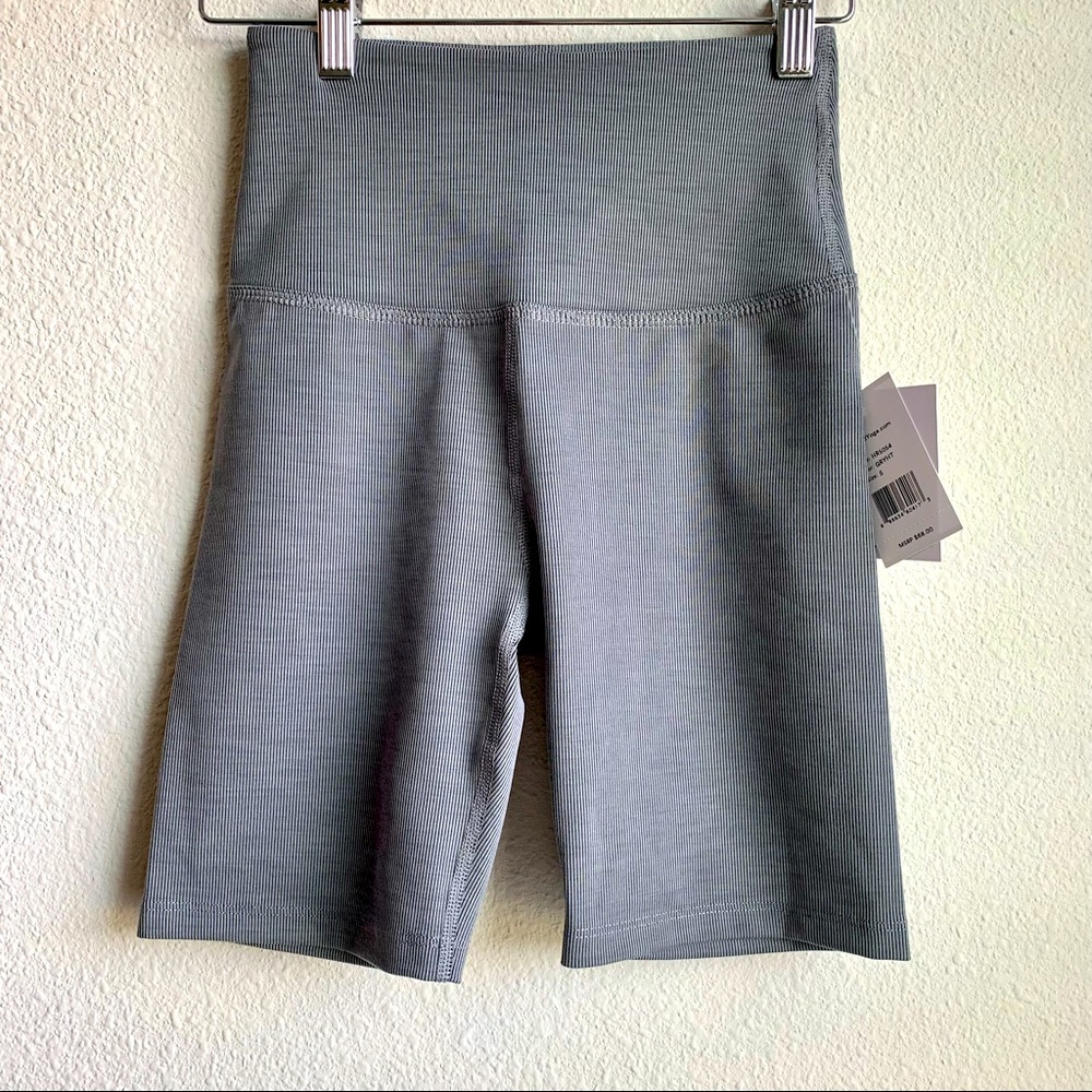 Beyond Yoga Biker Shorts. Size: S, Color: Gray